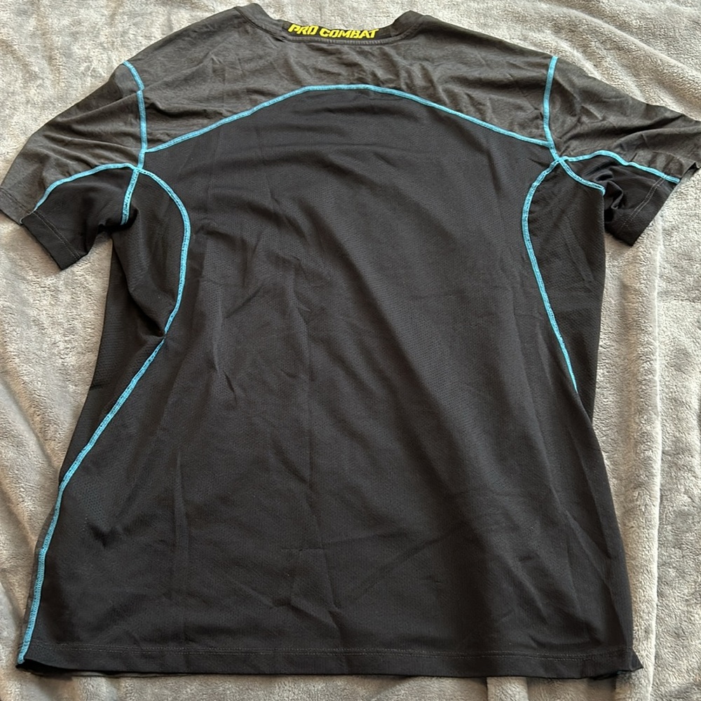 Nike Compression Shirt - Picture 5 of 5